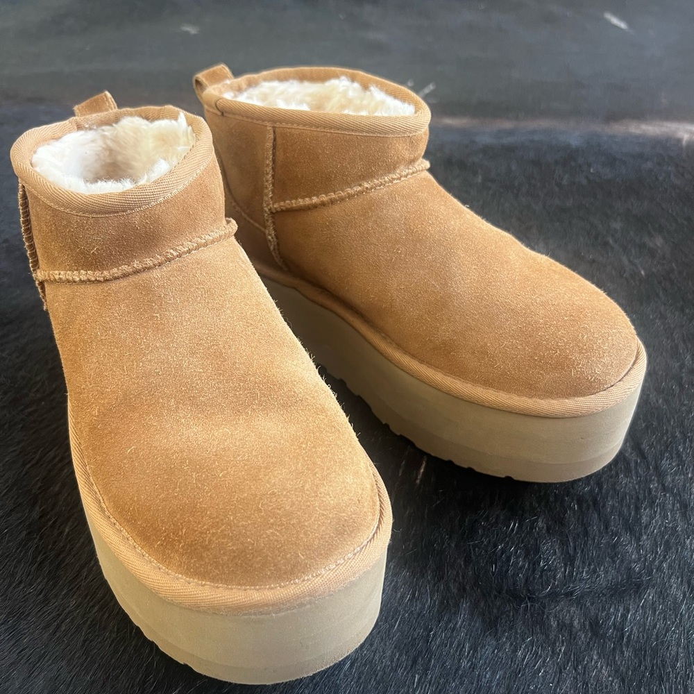 UGG Chestnut platform ultra minis boots WORN ONCE EEUC sz 7